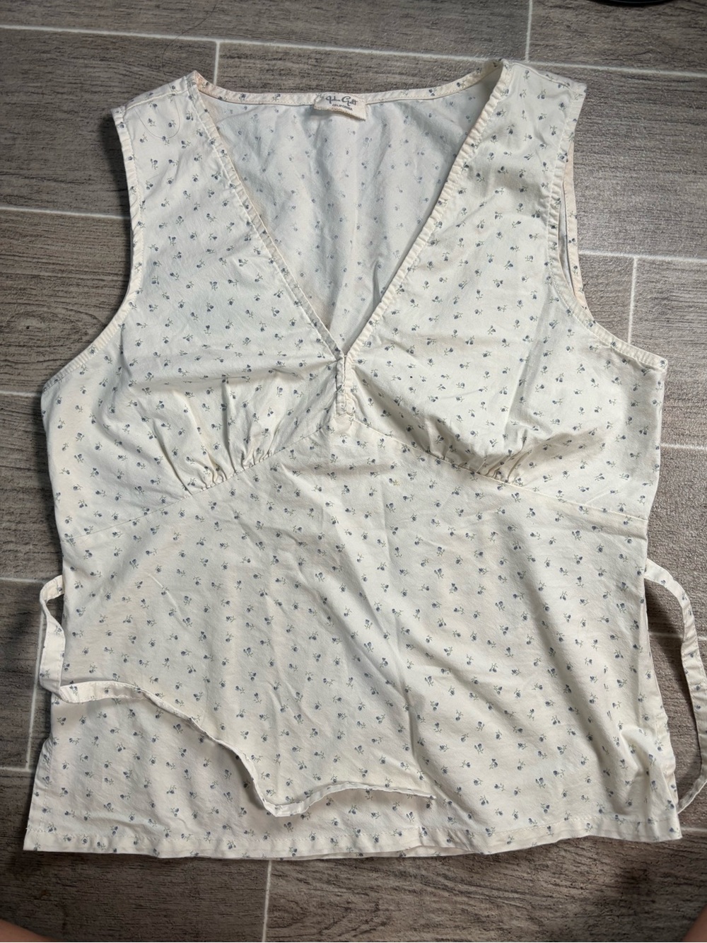 PacSun Cream Floral V-Neck Sleeveless Top with Side Ties
